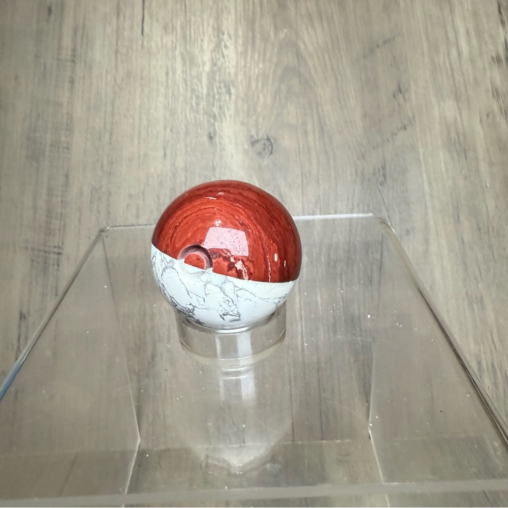 Pokémon Pokeball Howlite & Red Jasper Crystal Stone Sphere Orb - Picture 3 of 7